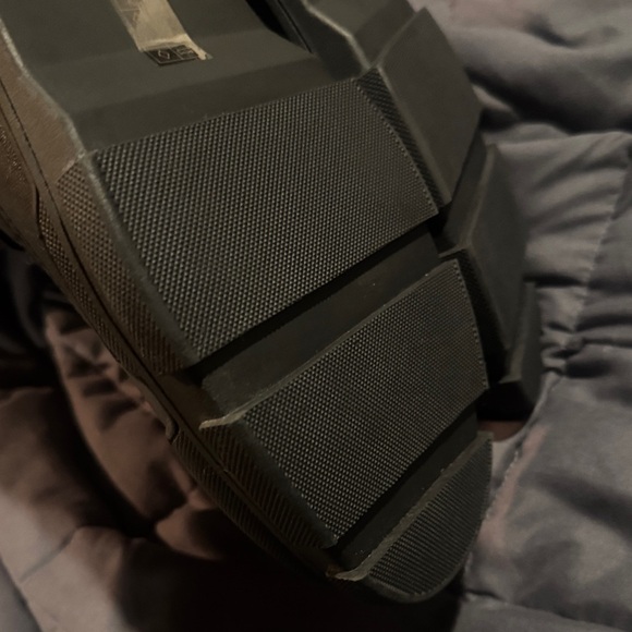 DKNY Men's Perforated Rubber Lug Sole Wingtip Boots - Picture 10 of 16